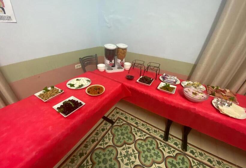 تختخواب و صبحانه Ma An Lil Hayat Boutique