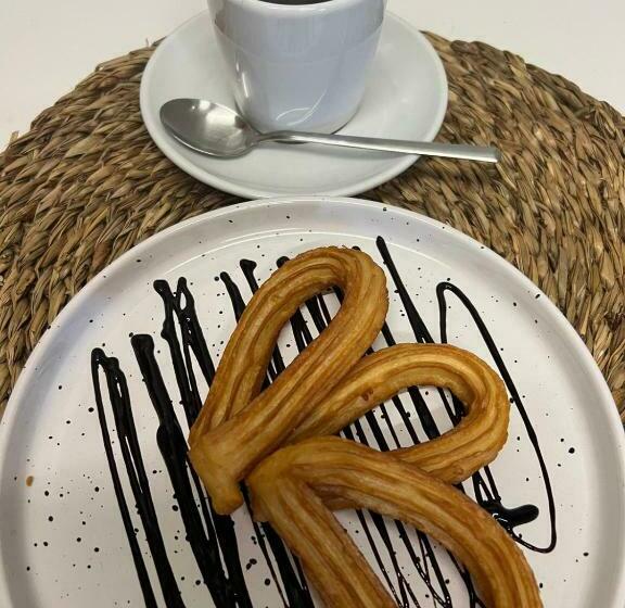 فندق Hostal Bergantes