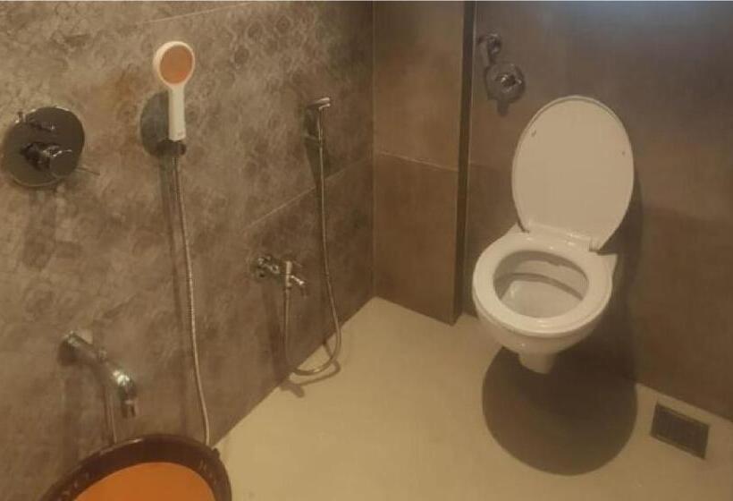 호텔 Golden Oak Lodging By Wb Inn