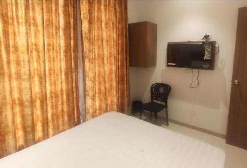 호텔 Golden Oak Lodging By Wb Inn