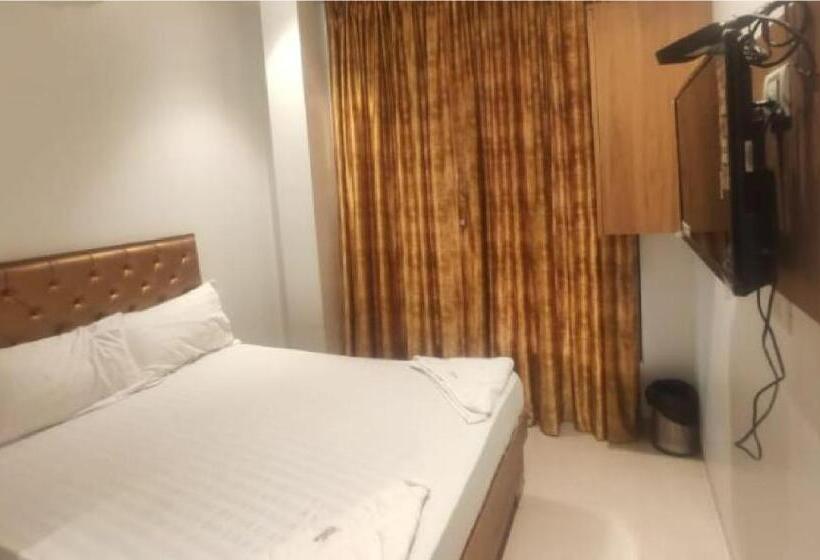 호텔 Golden Oak Lodging By Wb Inn