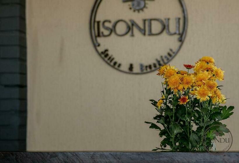 Отель Isondu Suites & Breakfast