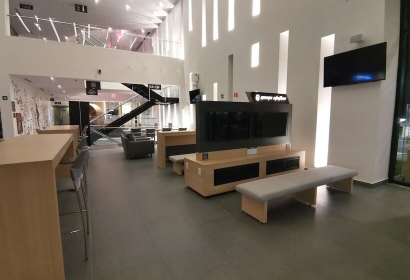 فندق Ramada Encore By Wyndham Guadalajara Aeropuerto