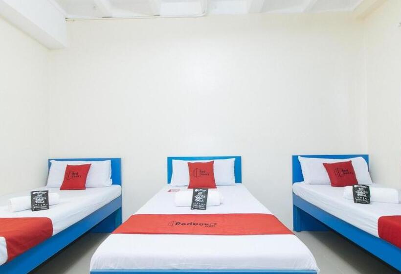 هتل Reddoorz @ Insular Square Mandaue City