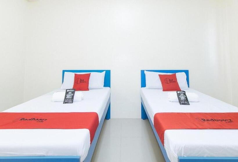 هتل Reddoorz @ Insular Square Mandaue City