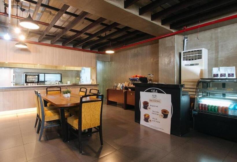 هتل Reddoorz @ Insular Square Mandaue City