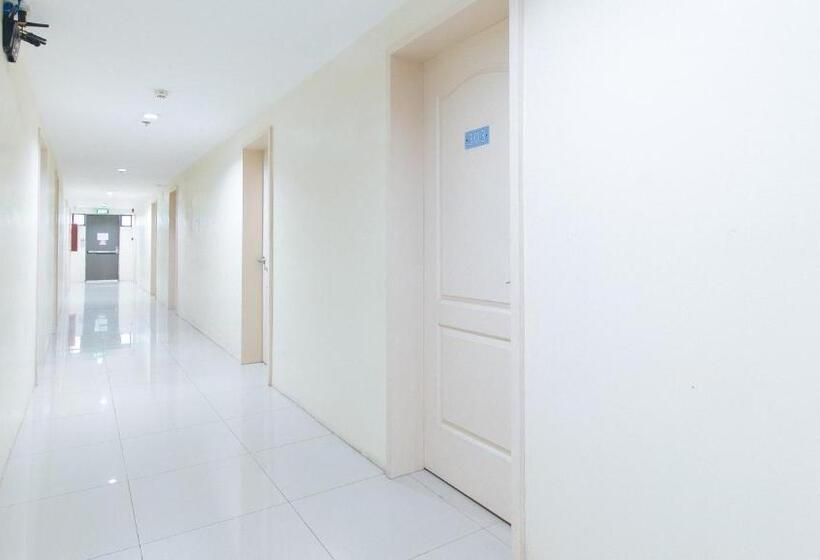 هتل Reddoorz @ Insular Square Mandaue City