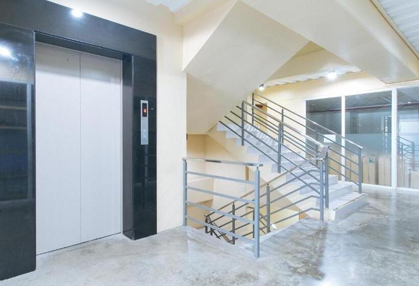 هتل Reddoorz @ Insular Square Mandaue City