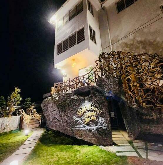 فندق Skylark Holidays Premium Chinnakkanal Munnar