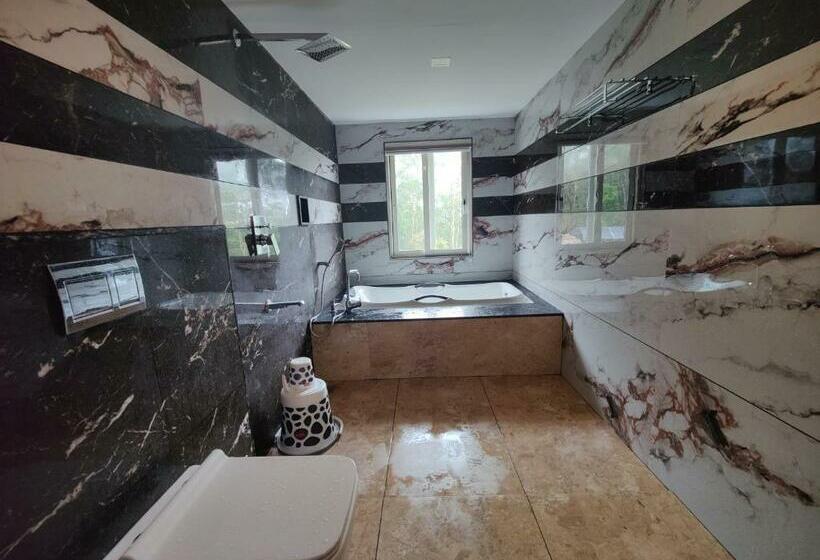 ホテル Skylark Holidays Premium Chinnakkanal Munnar