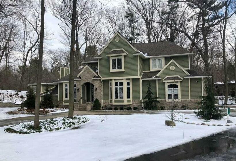 Indoor Pool Near Grand Haven With Lake Michigan Beach!