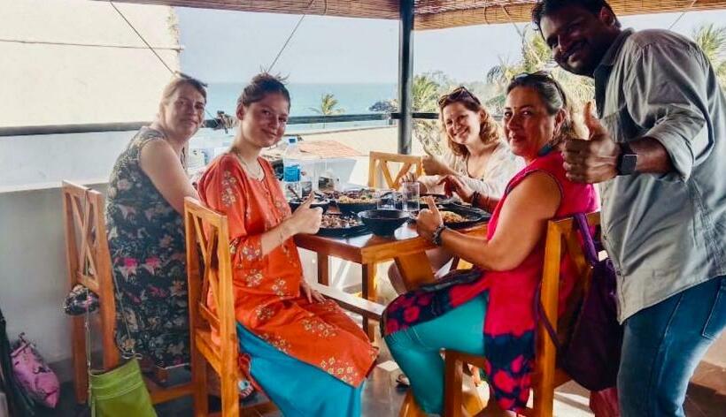 Пансион Catch A Wave