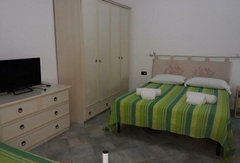 پانسیون Room In Guest Room Super Comfort Room In Sardinia Italy