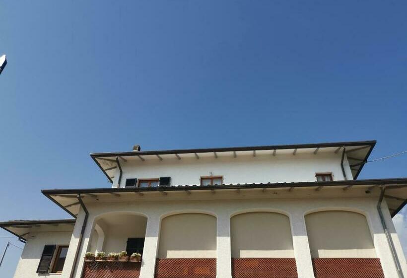 펜션 Villa Flora Affittacamere