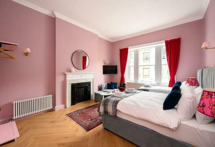 Общежитие City Centre First Floor Family Suite