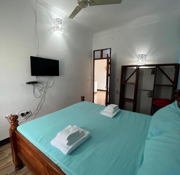 تختخواب و صبحانه Amos House