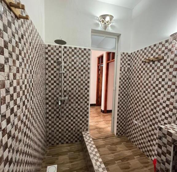 تختخواب و صبحانه Amos House