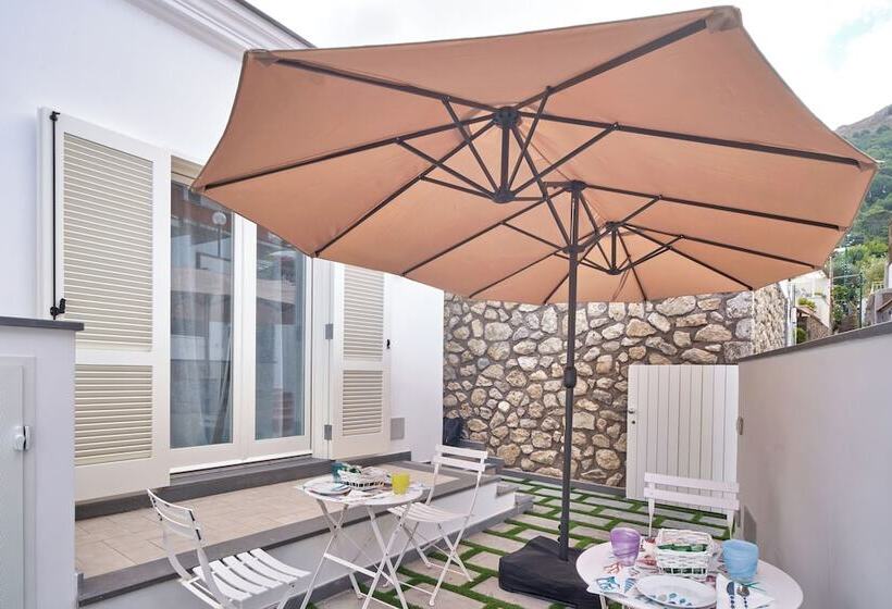 مبيت وإفطار Iltruciolobbsuite