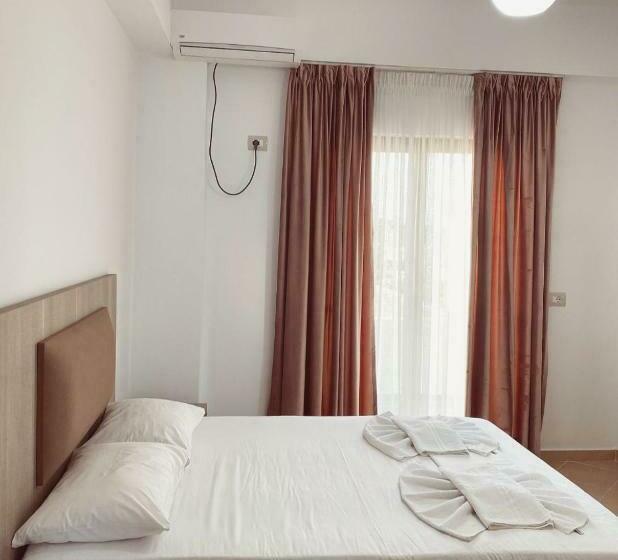 تختخواب و صبحانه Guest House Ksamil