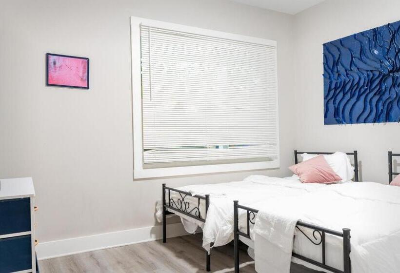 تختخواب و صبحانه The Rdu Express