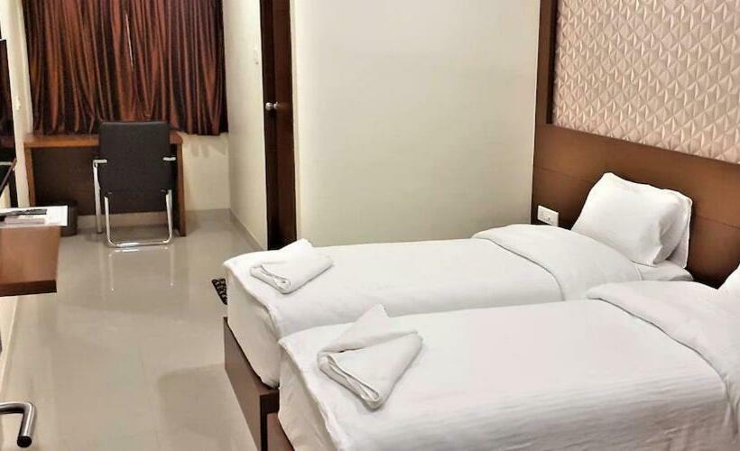 호텔 A And M Rooms And Residences