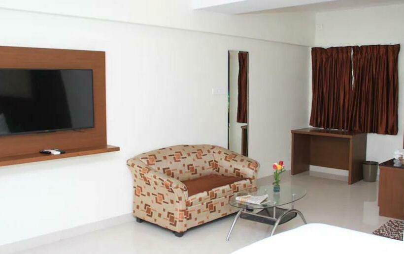 호텔 A And M Rooms And Residences