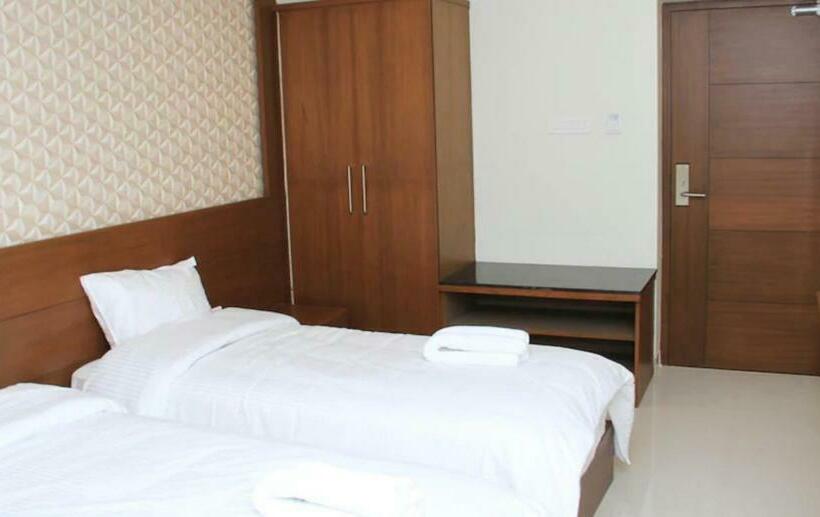 호텔 A And M Rooms And Residences