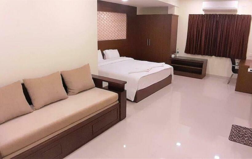 호텔 A And M Rooms And Residences