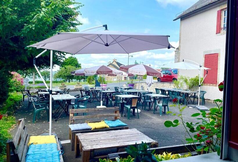 בית מלון כפרי Auberge Le Beaulieu  Cantal