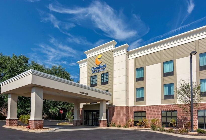 هتل Comfort Inn & Suites