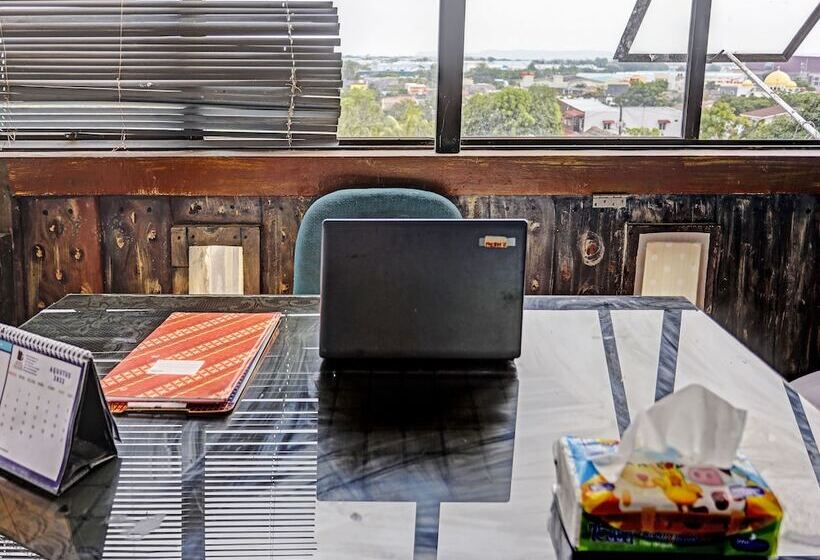 فندق Oyo 91363 Lia Stay Syariah