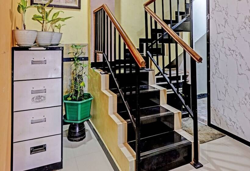 فندق Oyo 91363 Lia Stay Syariah