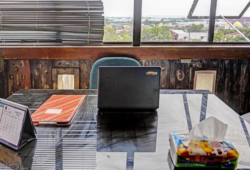 فندق Oyo 91363 Lia Stay Syariah