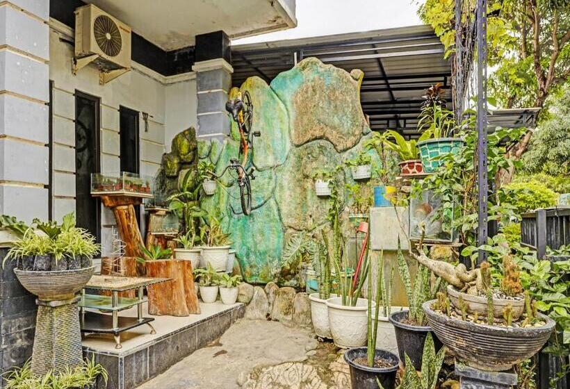 فندق Oyo 91363 Lia Stay Syariah