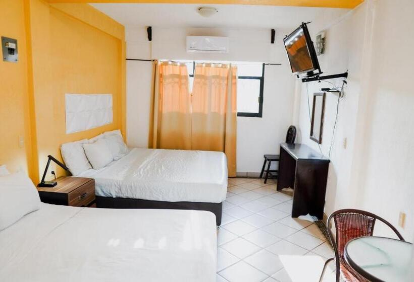 ホテル Roble Zihuatanejo