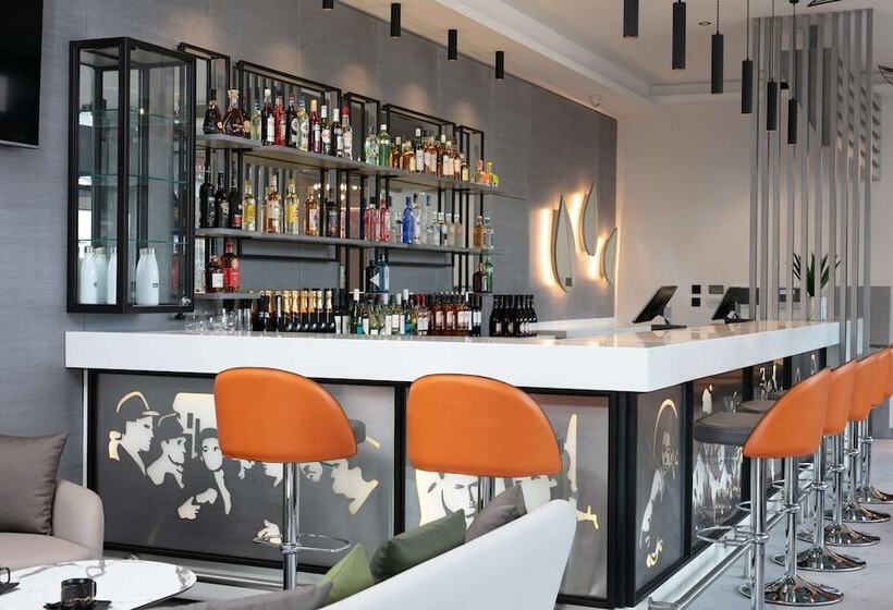 Sadie Best Western Hotel At Luton