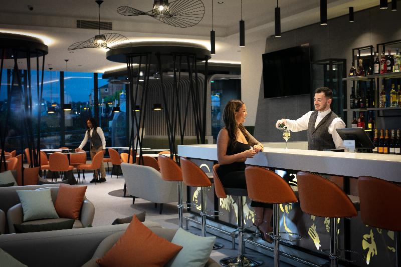 Sadie Best Western Hotel At Luton