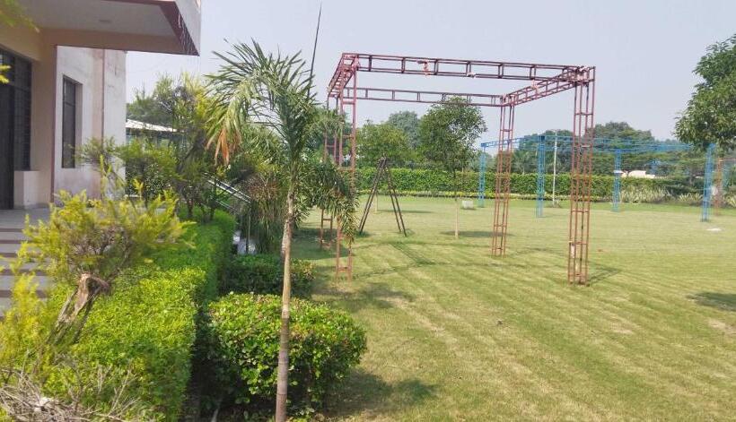 فندق Spot On Prithvi Garden