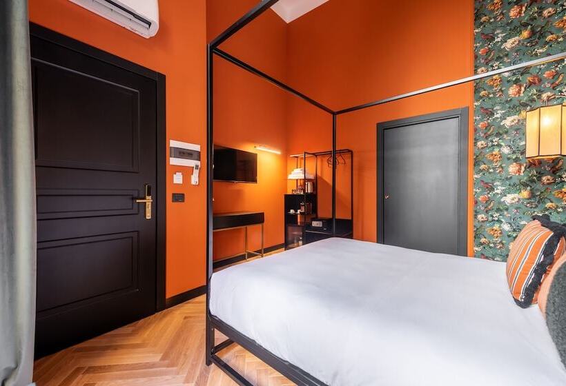 هتل The Couper Castello