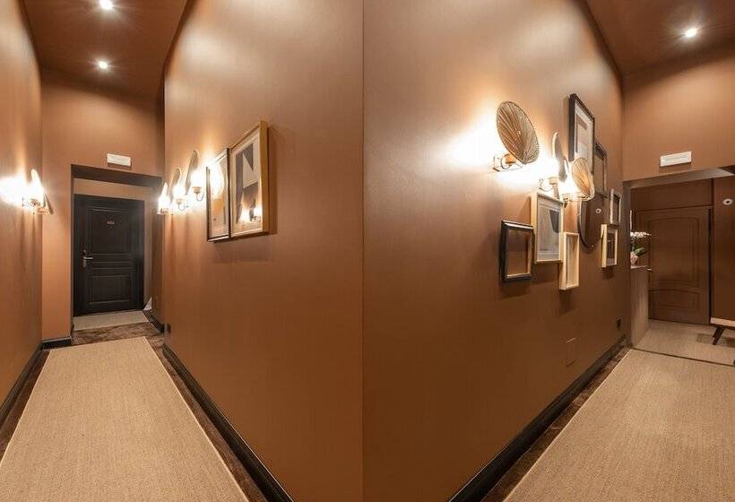 هتل The Couper Castello