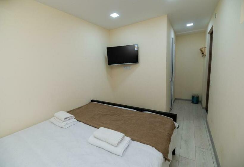 ペンション Big House Amoj