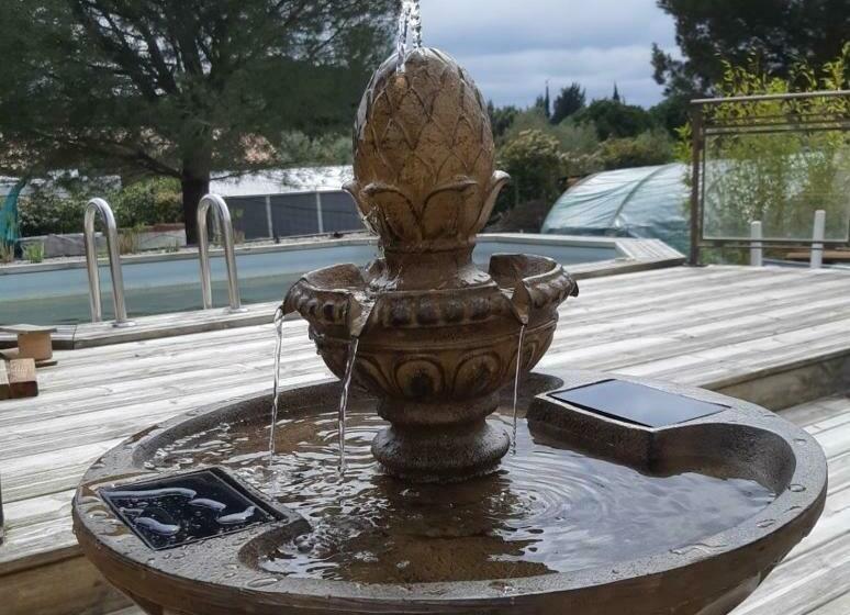 ペンション Charmant Studio Calme, Avec Piscine