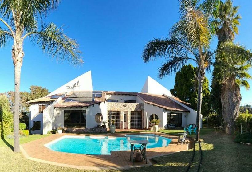 פנסיון Epicure Home Guesthouse