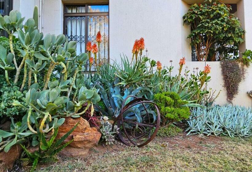 פנסיון Epicure Home Guesthouse