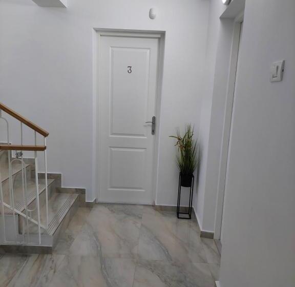 Пансион Vila De Pe Lac Amara