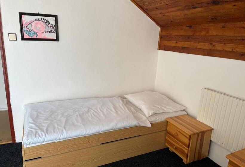 호스텔 Churáňov Stadion