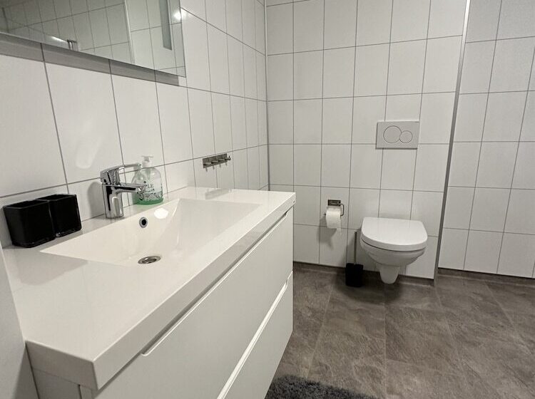 فندق صغير Lofoten Overnatting   Leknes