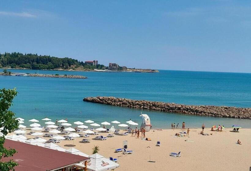 Hotelli аурелия бей