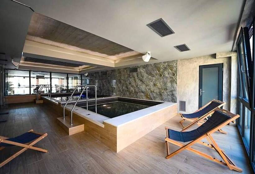 בית מלון כפרי Aniroc Signature