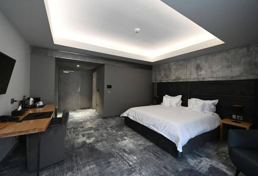 בית מלון כפרי Aniroc Signature